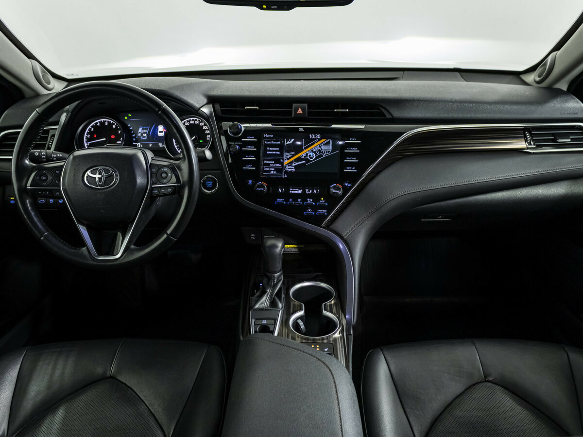 Toyota Camry 2018 года с пробегом. Фото: #10