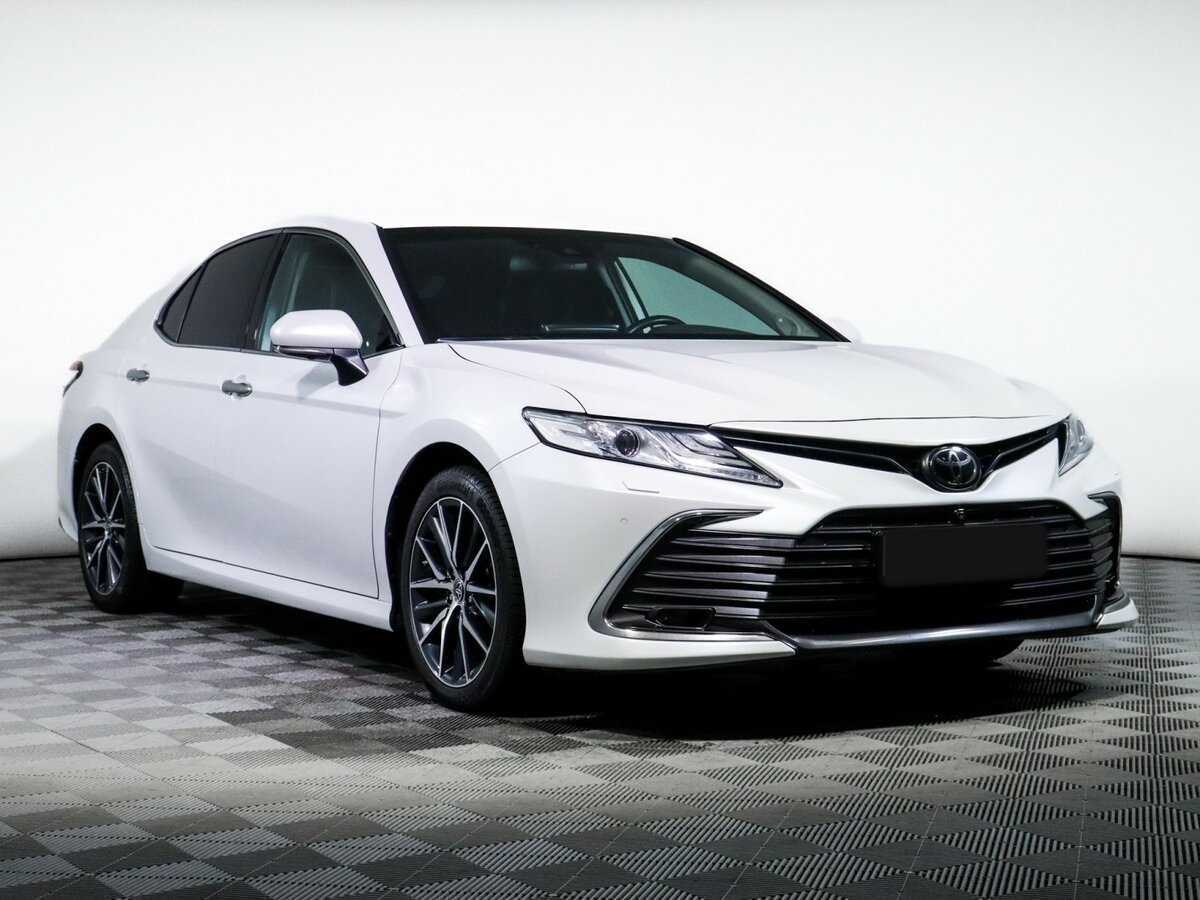 Toyota Camry 2022 года с пробегом. Фото: #2