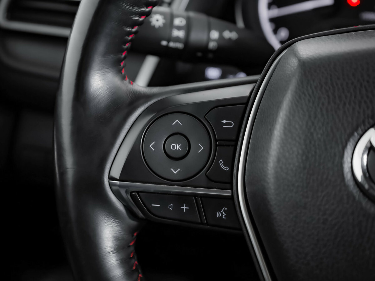 Toyota Camry 2021 года с пробегом. Фото: #12