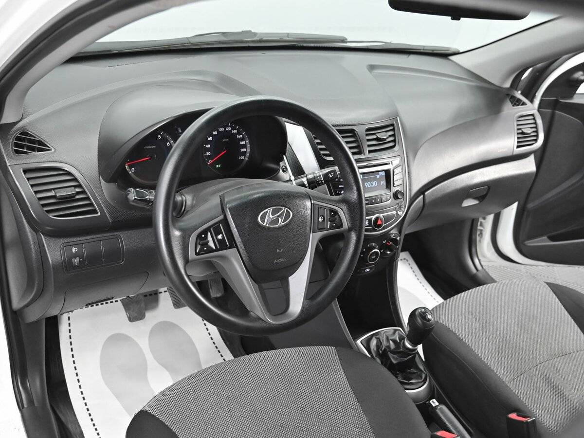 Hyundai Solaris 2011 года с пробегом. Фото: #8