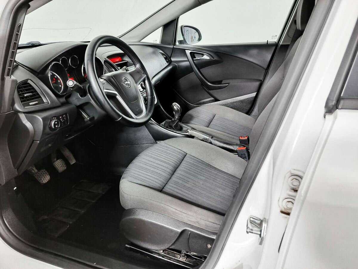 Opel Astra 2011 года с пробегом. Фото: #15