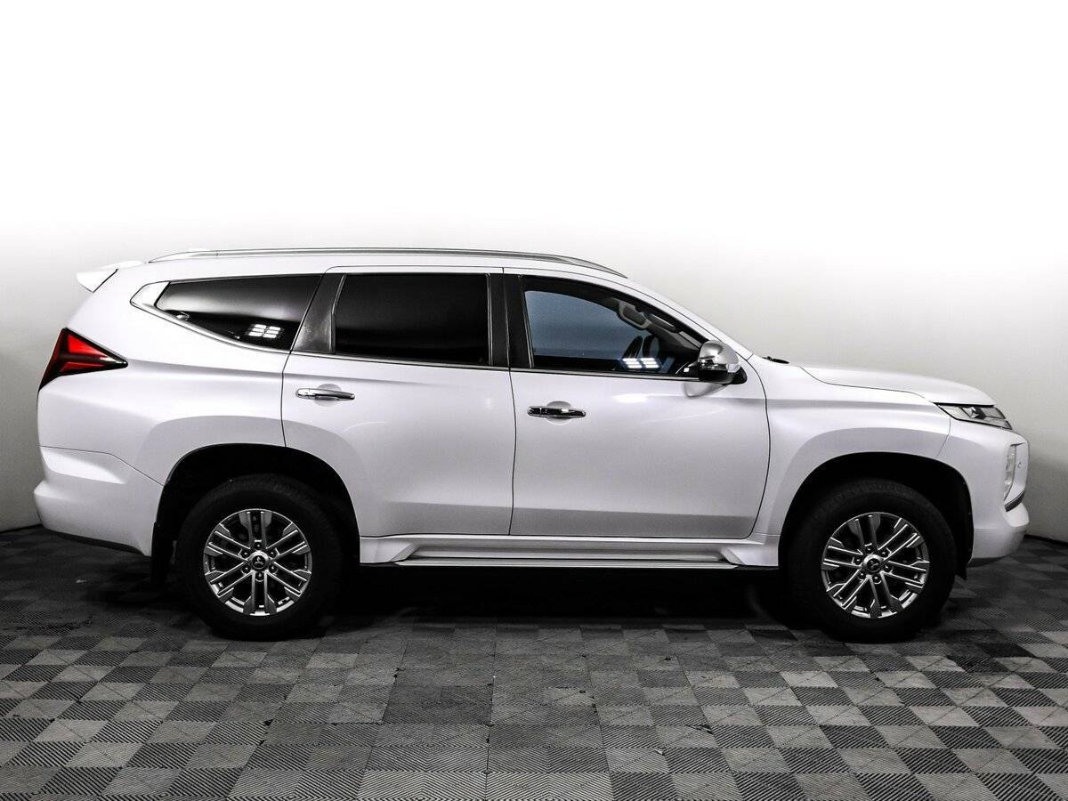 Mitsubishi Pajero Sport 2020 года с пробегом. Фото: #3
