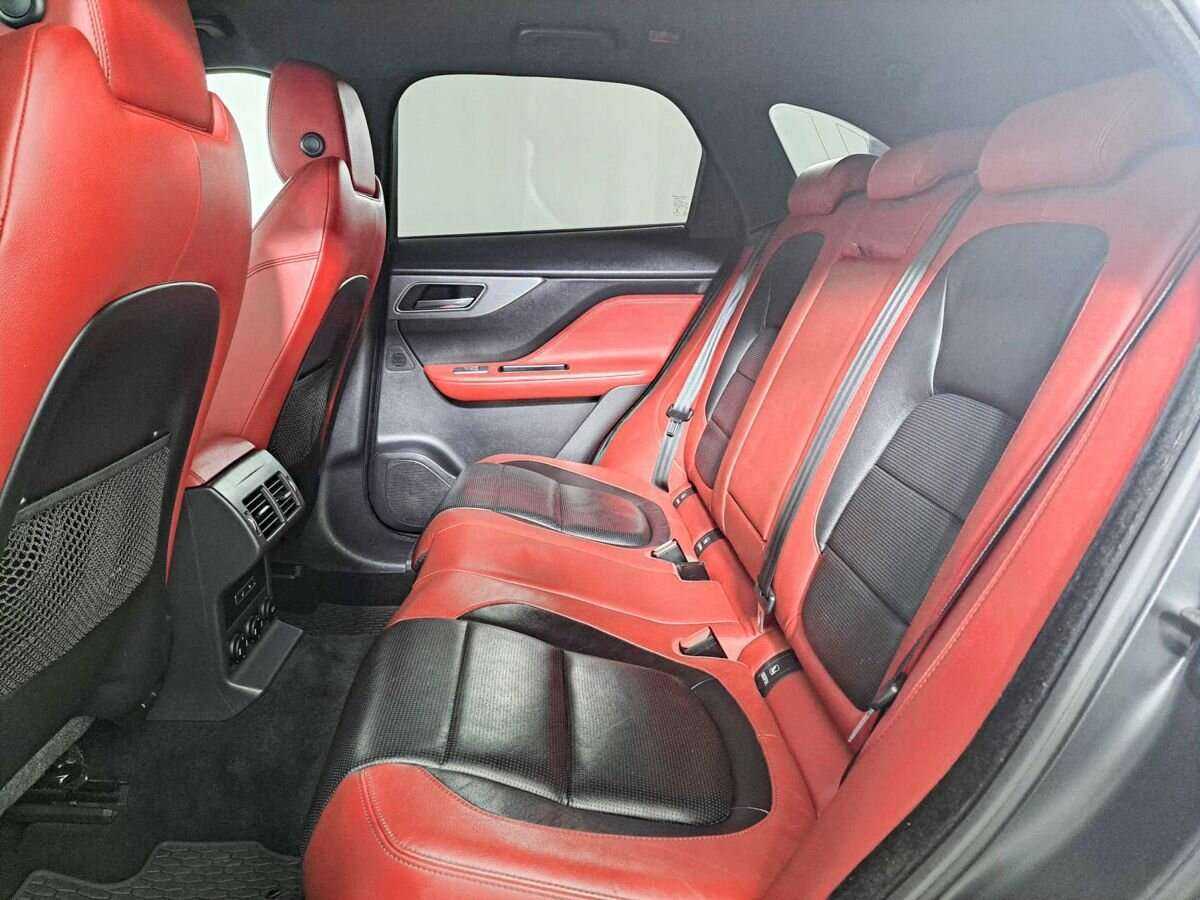 Jaguar F-Pace 2016 года с пробегом. Фото: #9