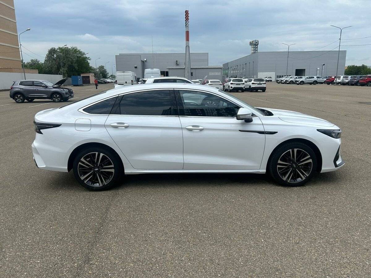 Chery Arrizo 8 2024 года с пробегом. Фото: #5