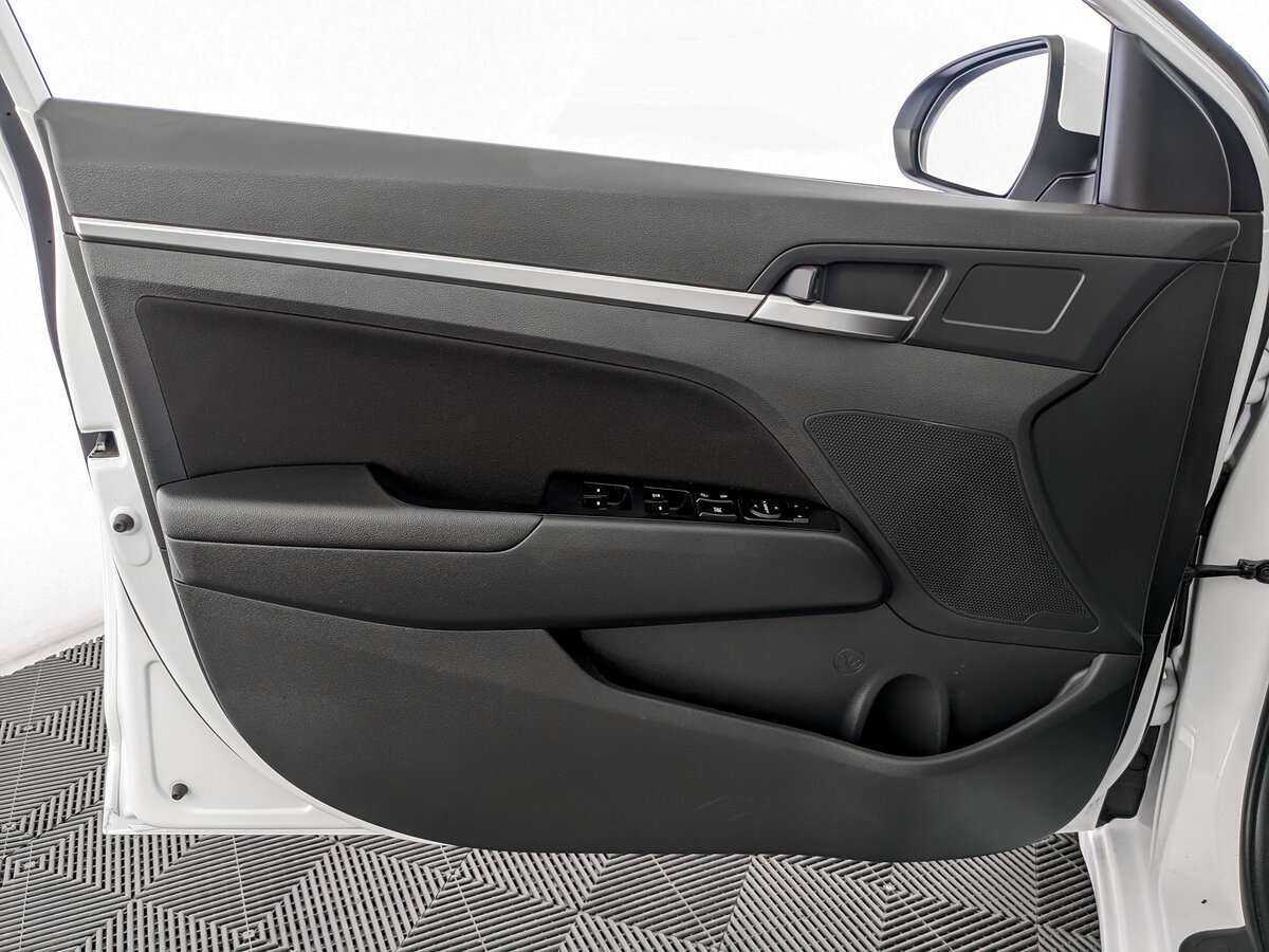 Hyundai Elantra 2020 года с пробегом. Фото: #14