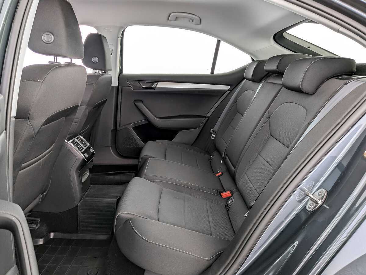 Skoda Superb 2018 года с пробегом. Фото: #9