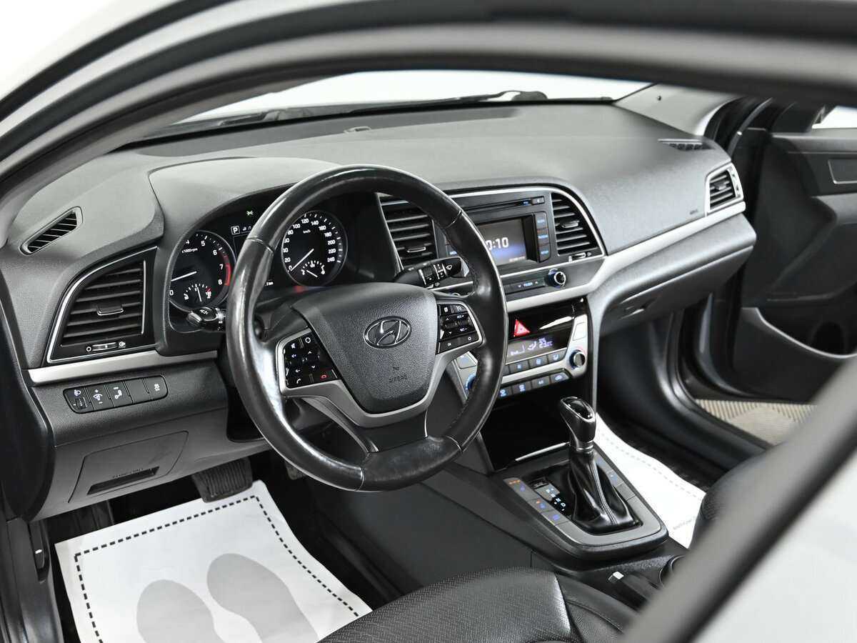 Hyundai Elantra 2018 года с пробегом. Фото: #7