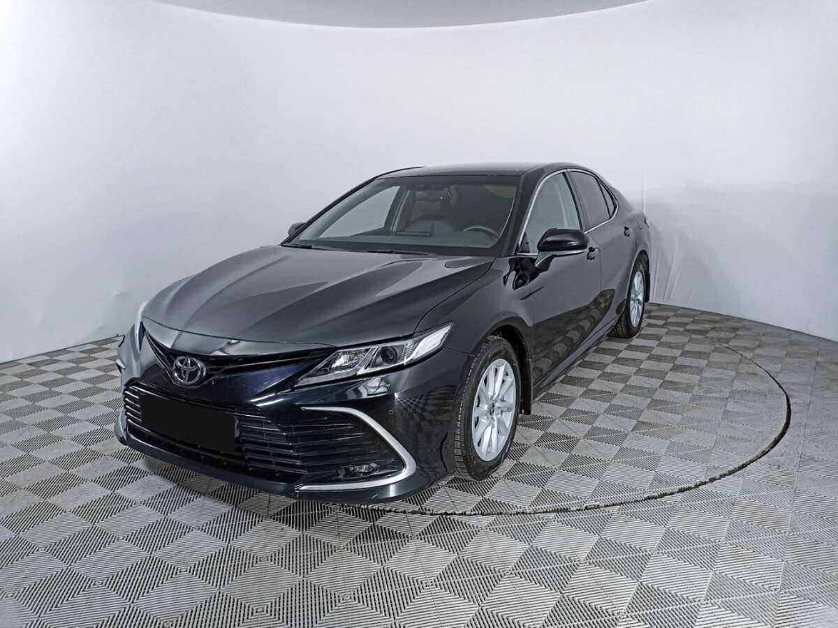 Toyota Camry 2021 года с пробегом. Посмотреть фото