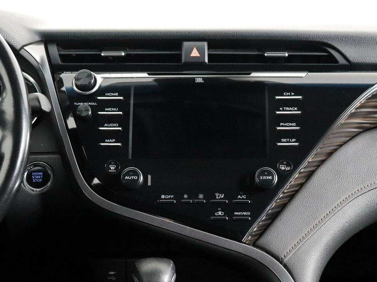 Toyota Camry 2018 года с пробегом. Фото: #11