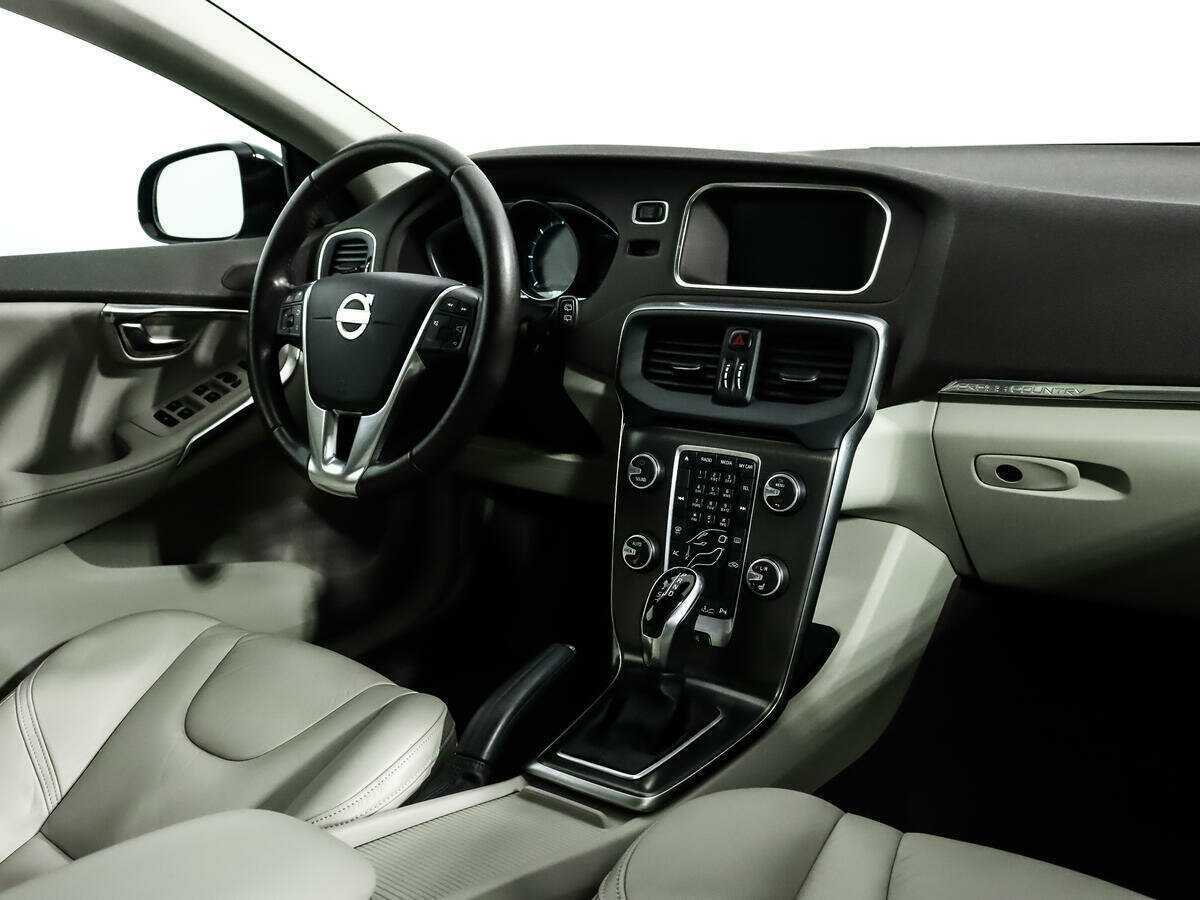 Volvo V40 Cross Country 2013 года с пробегом. Фото: #12