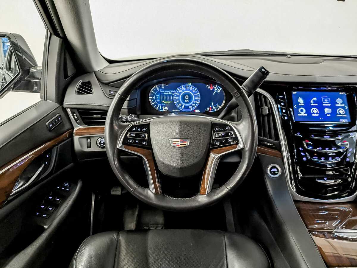 Cadillac Escalade 2018 года с пробегом. Фото: #18