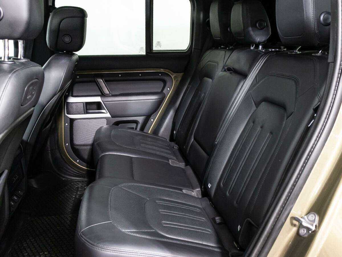 Land Rover Defender 2020 года с пробегом. Фото: #8
