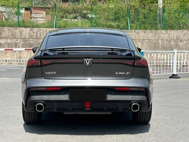Changan UNI-V 2022 года с пробегом. Фото: #5