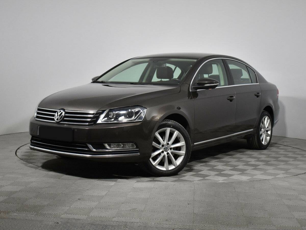 Volkswagen Passat 2012 года с пробегом. Посмотреть фото