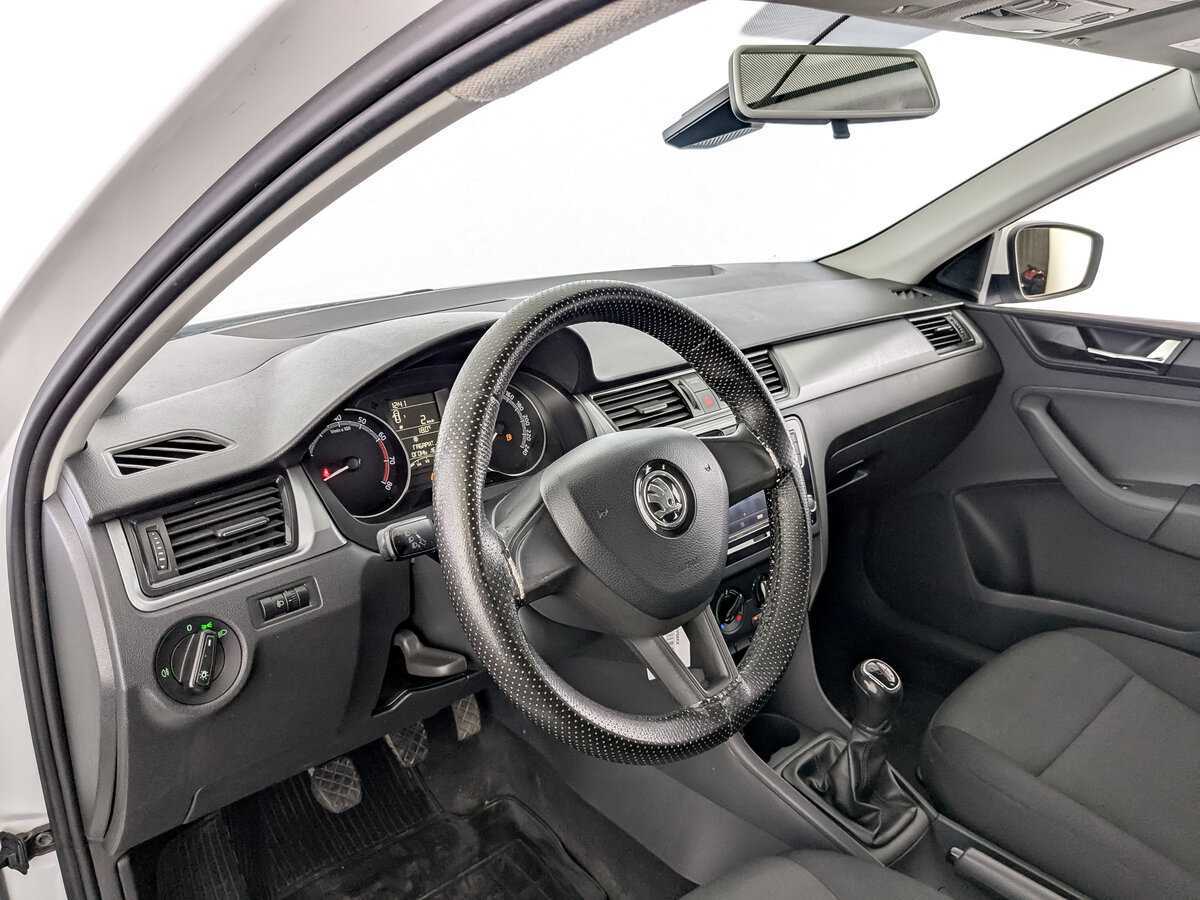 Skoda Rapid 2017 года с пробегом. Фото: #15