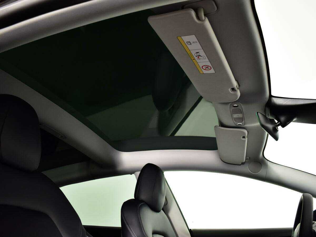 Tesla Model 3 2021 года с пробегом. Фото: #11