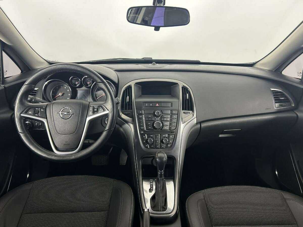 Opel Astra 2011 года с пробегом. Фото: #6