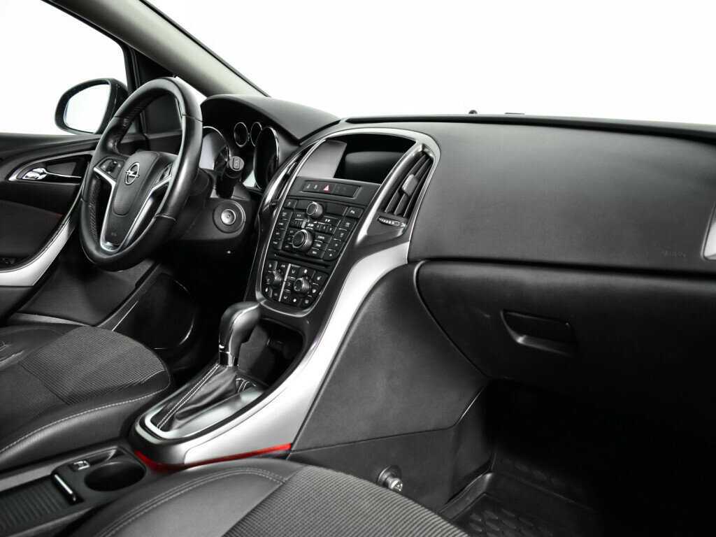 Opel Astra 2011 года с пробегом. Фото: #8