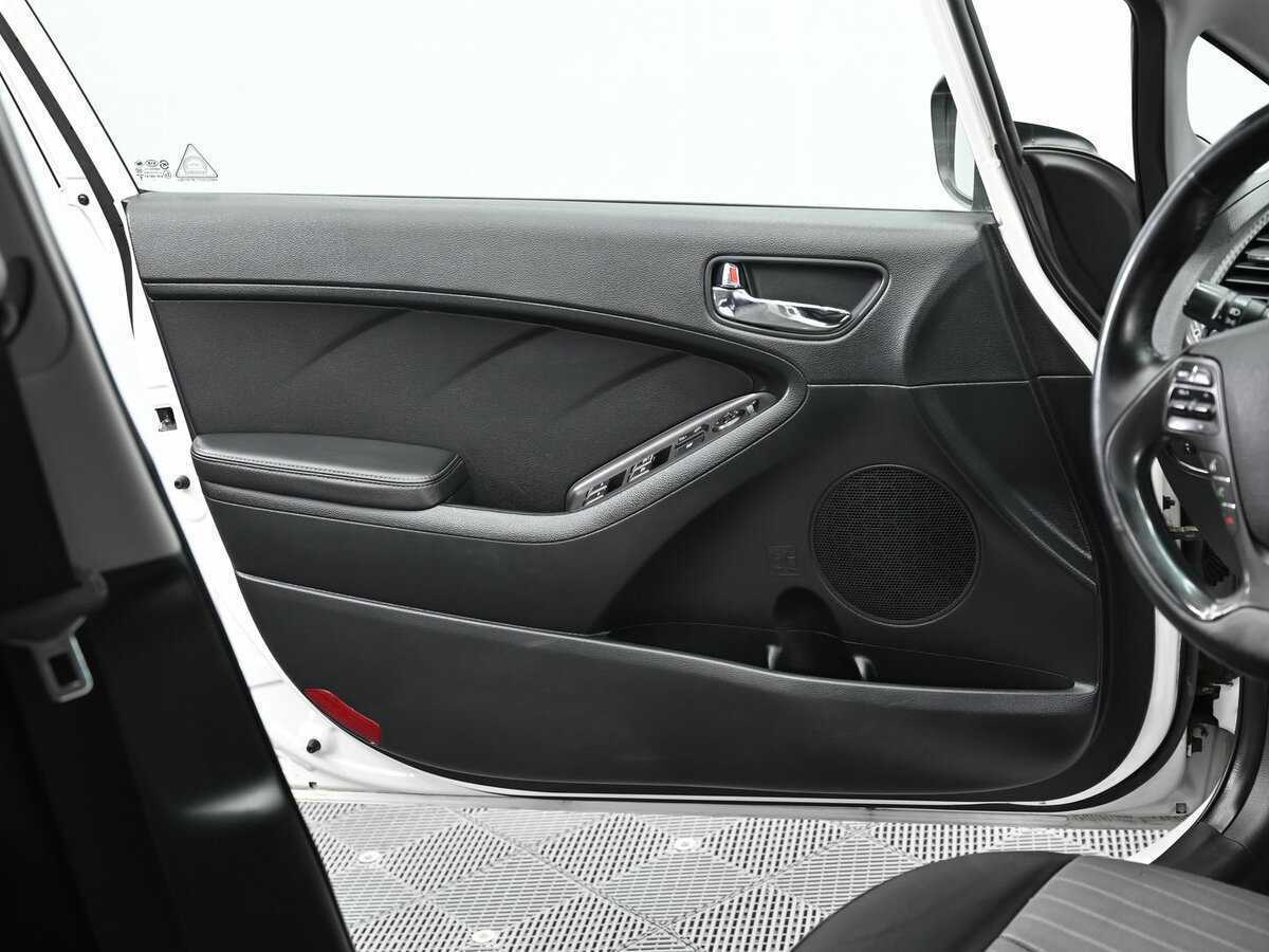 Kia Cerato 2013 года с пробегом. Фото: #5