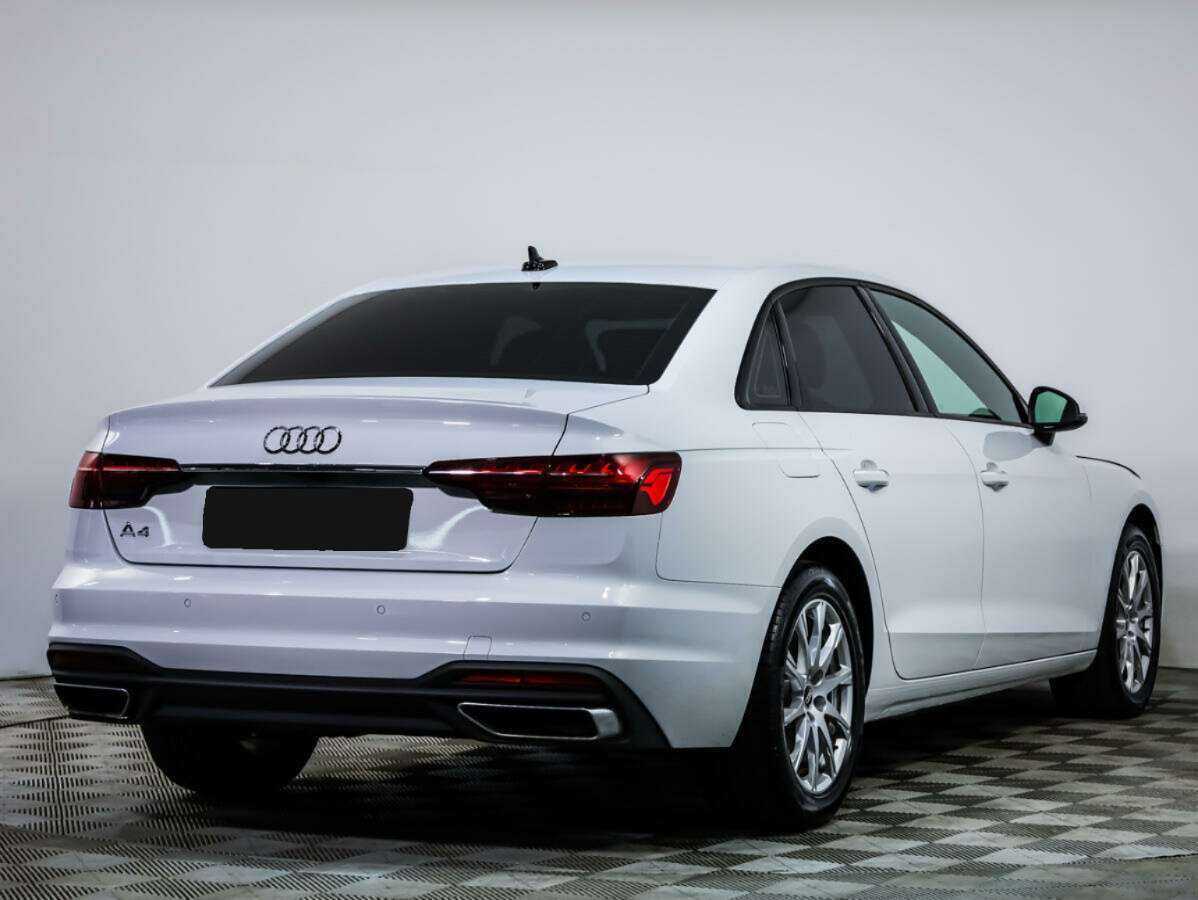 Audi A4 2021 года с пробегом. Фото: #3