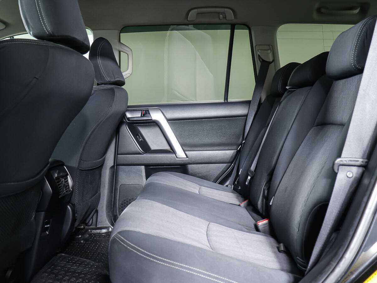 Toyota Land Cruiser Prado 2017 года с пробегом. Фото: #8