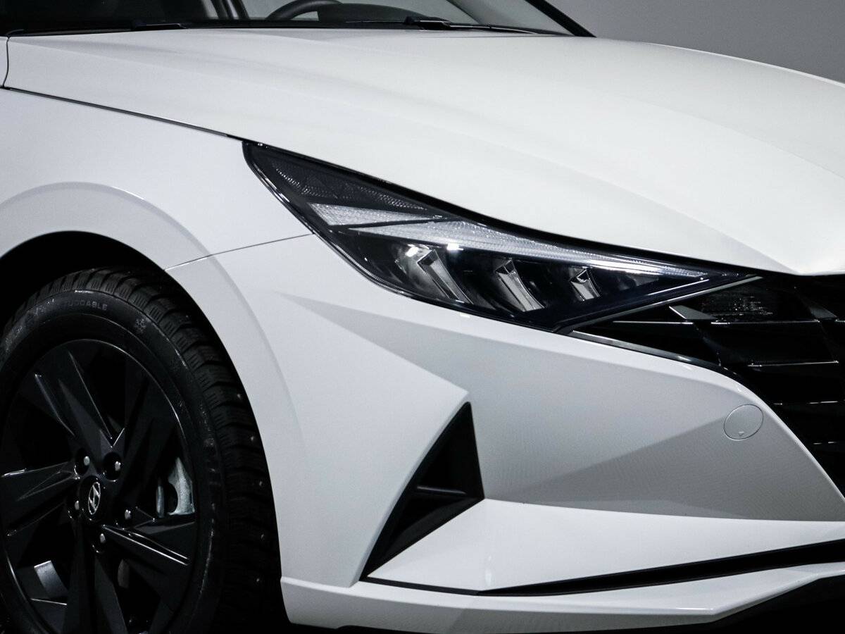 Hyundai Elantra 2023 года с пробегом. Фото: #15