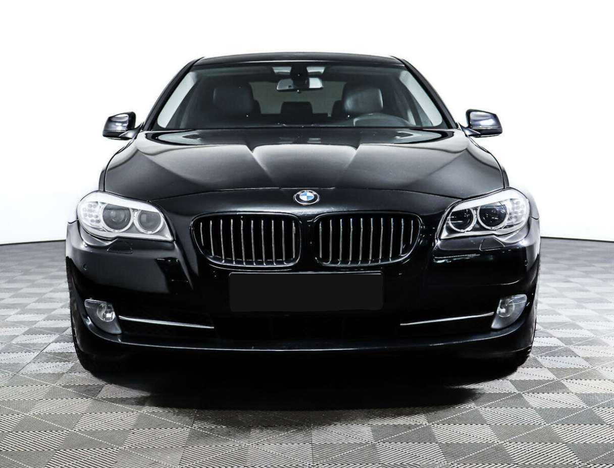 BMW 5 серии 2012 года с пробегом. Фото: #1