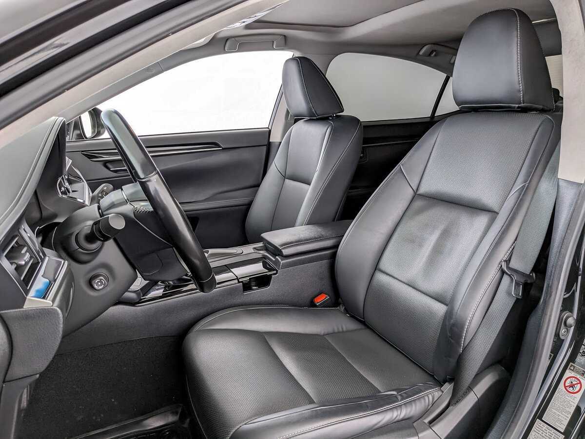 Lexus ES 2018 года с пробегом. Фото: #16