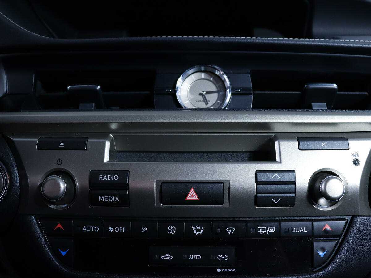 Lexus ES 2016 года с пробегом. Фото: #23