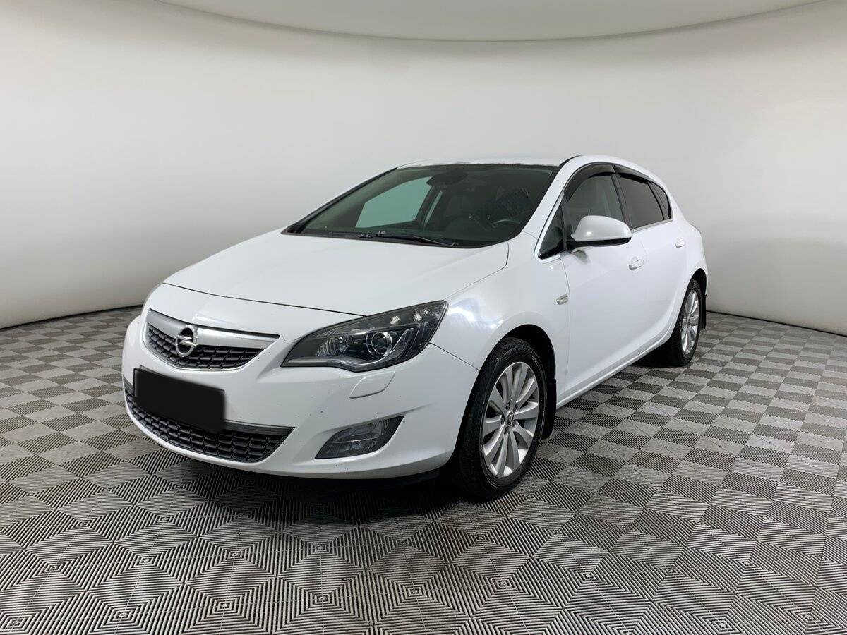 Opel Astra 2011 года с пробегом. Посмотреть фото