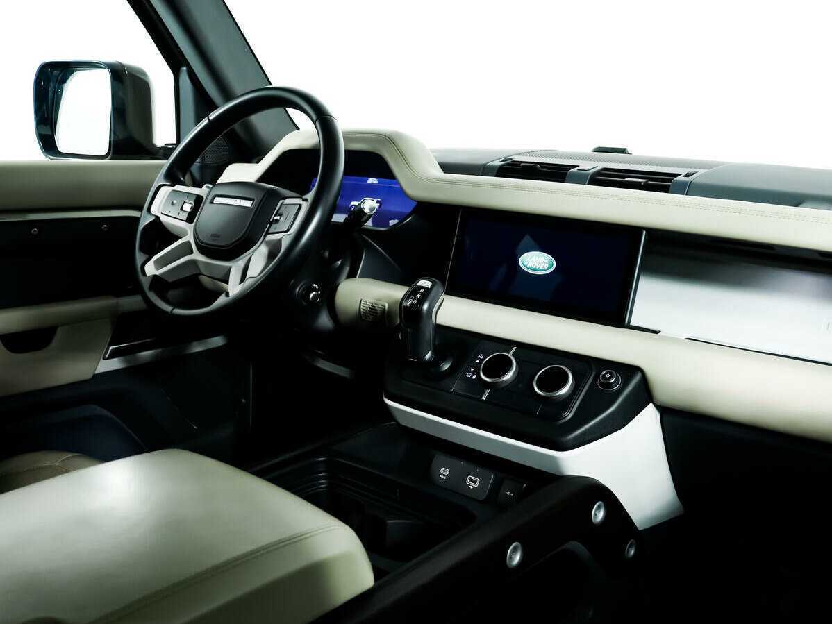 Land Rover Defender 2021 года с пробегом. Фото: #8