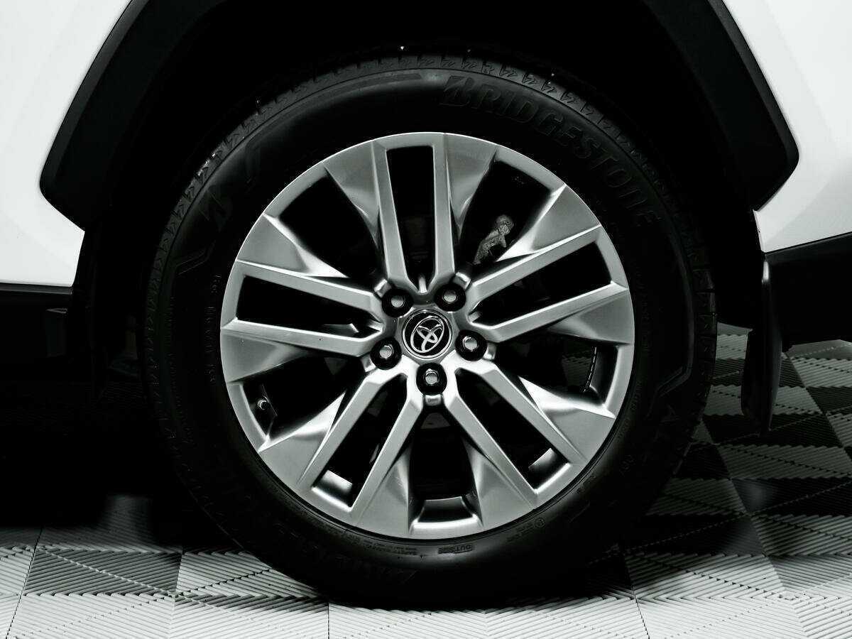 Toyota RAV4 2021 года с пробегом. Фото: #13