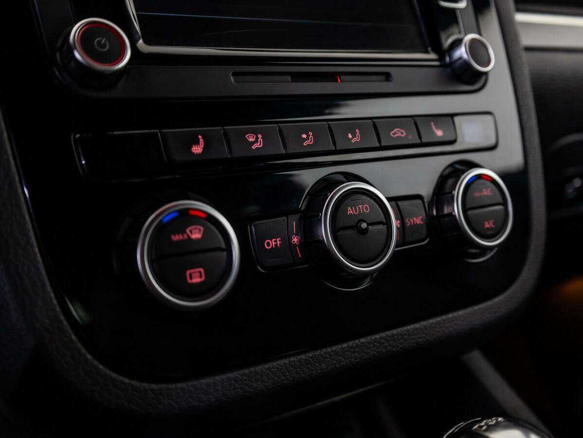 Volkswagen Scirocco 2013 года с пробегом. Фото: #12