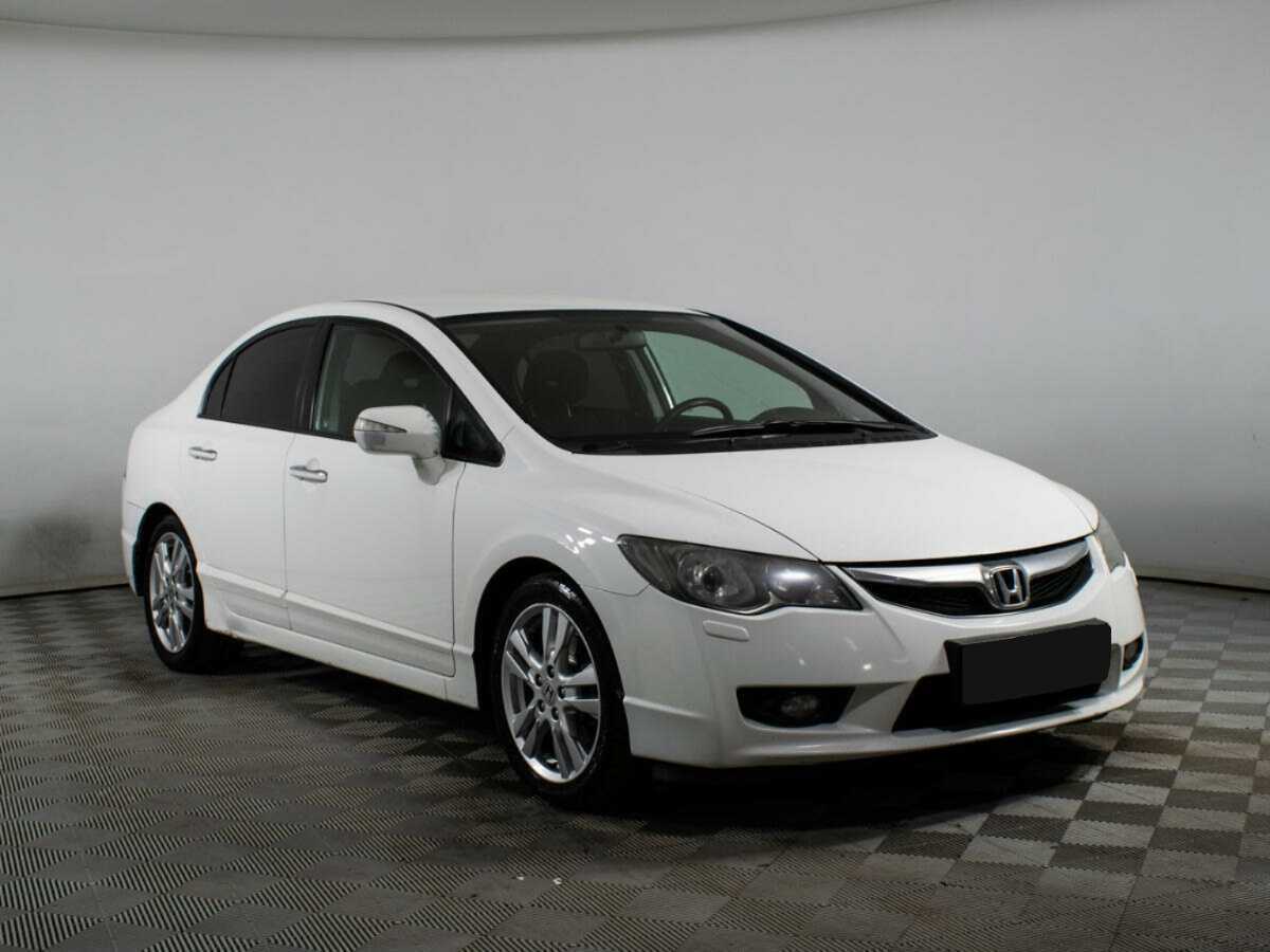 Honda Civic 2011 года с пробегом. Фото: #2