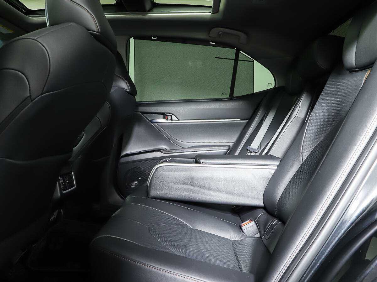 Toyota Camry 2023 года с пробегом. Фото: #11