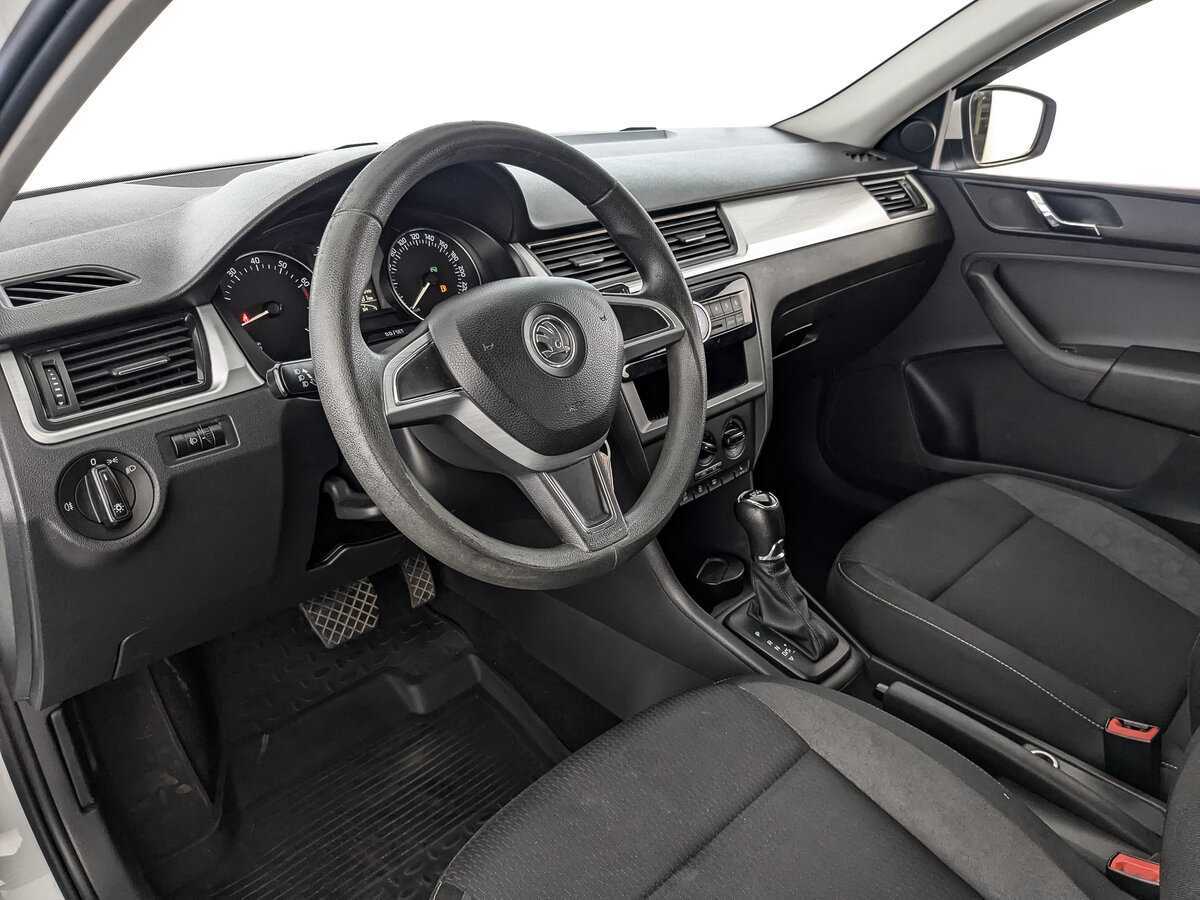 Skoda Rapid 2015 года с пробегом. Фото: #10