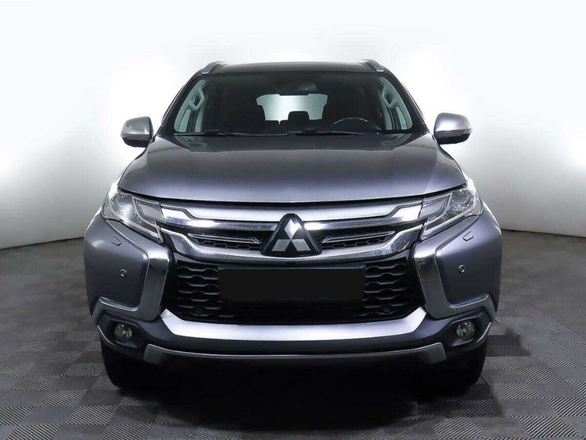 Mitsubishi Pajero Sport 2017 года с пробегом. Фото: #0