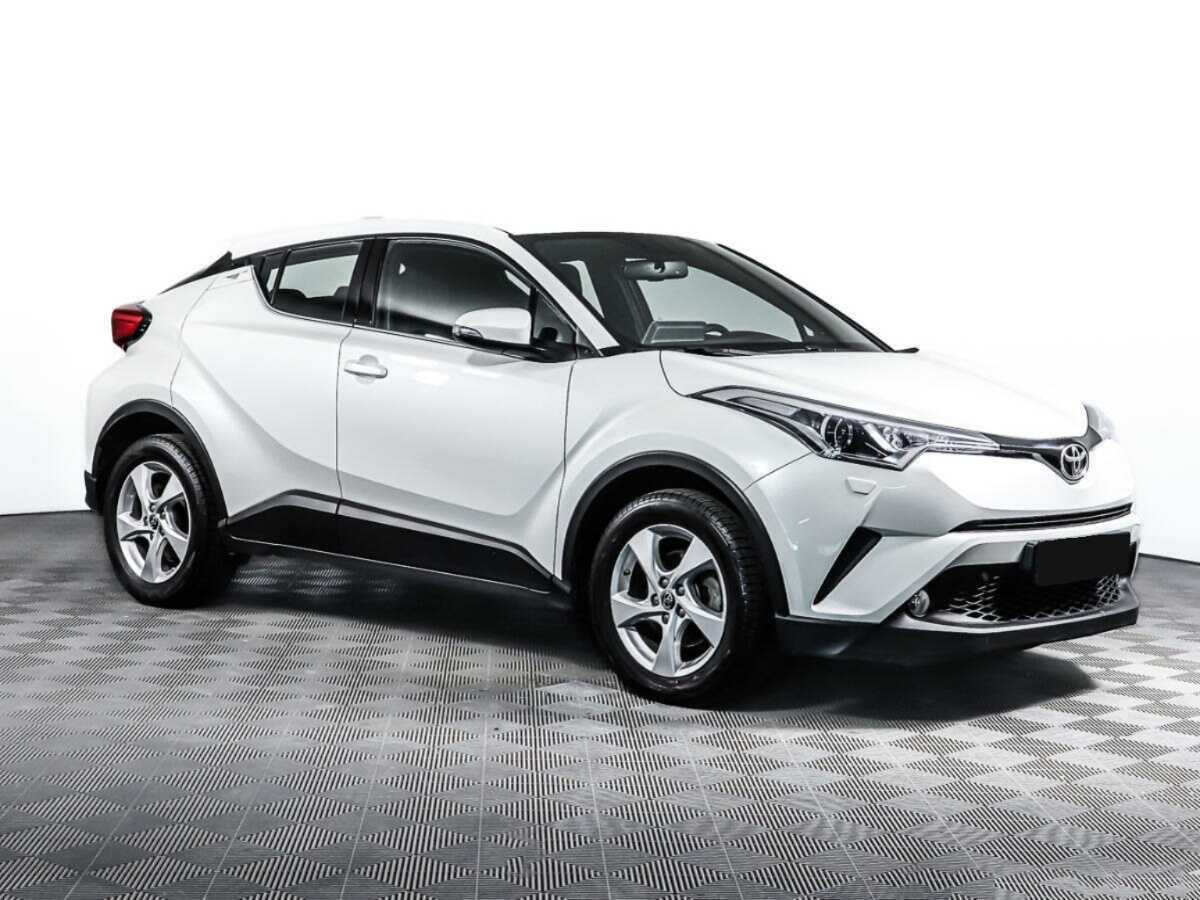 Toyota C-HR 2018 года с пробегом. Фото: #2