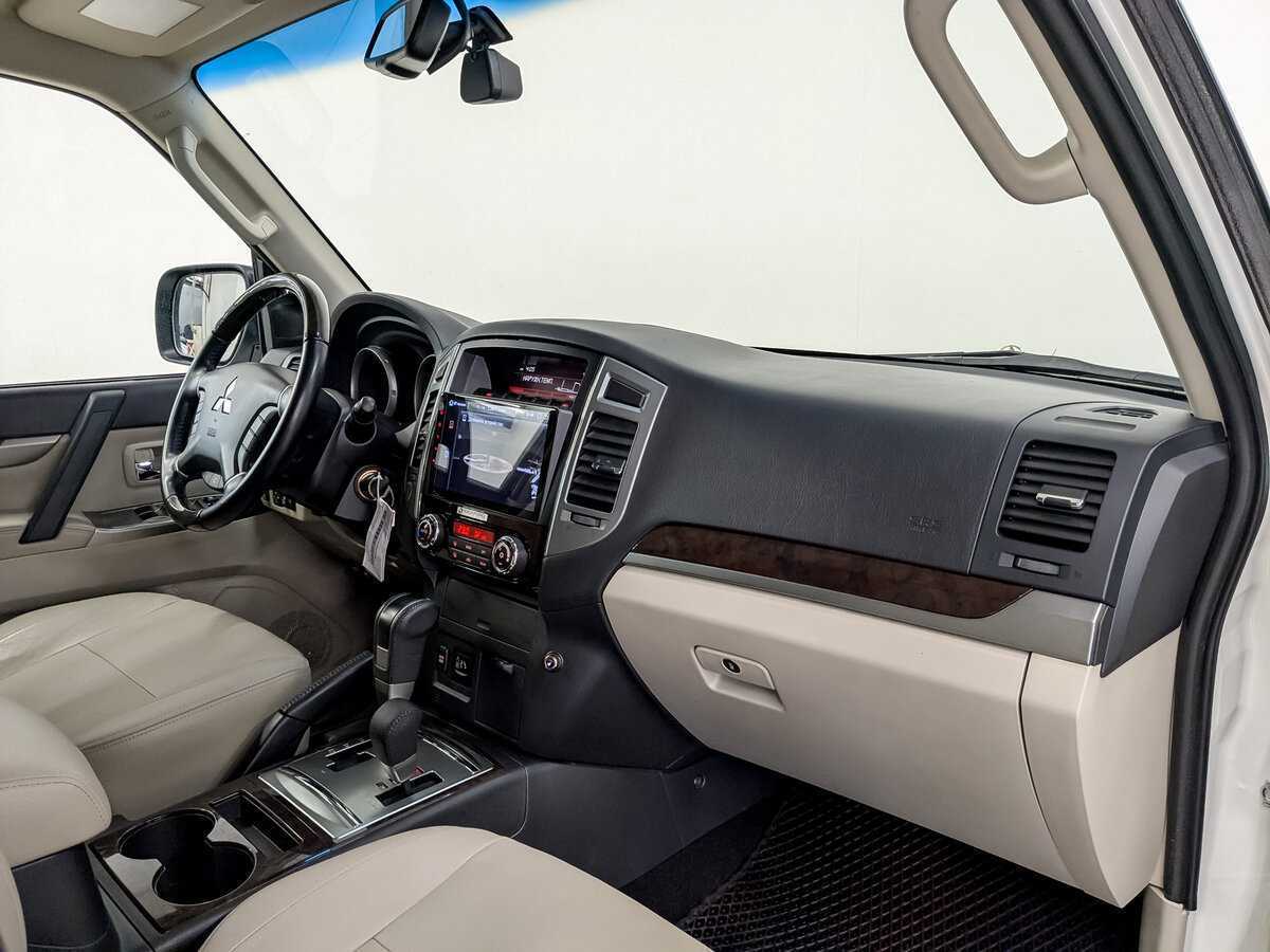 Mitsubishi Pajero 2020 года с пробегом. Фото: #10