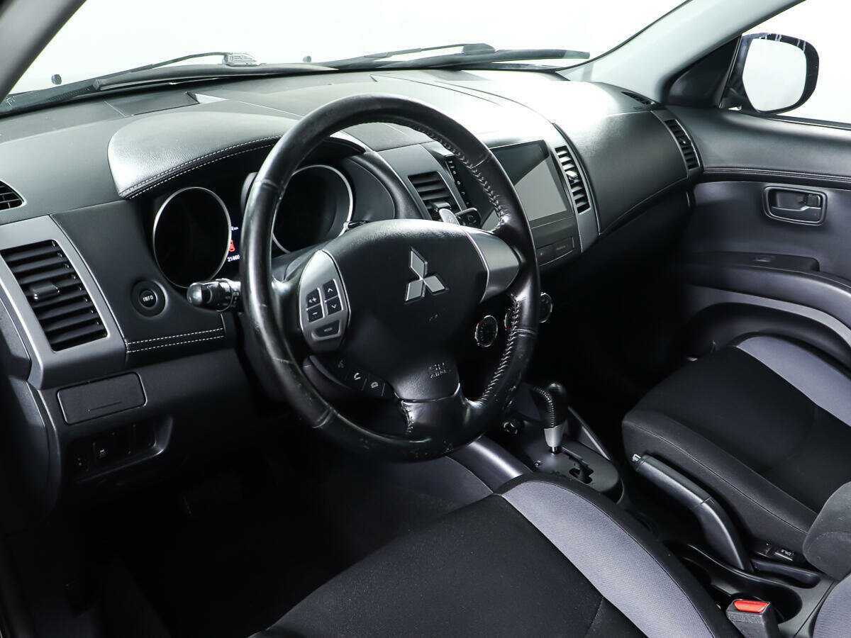Mitsubishi Outlander 2011 года с пробегом. Фото: #11