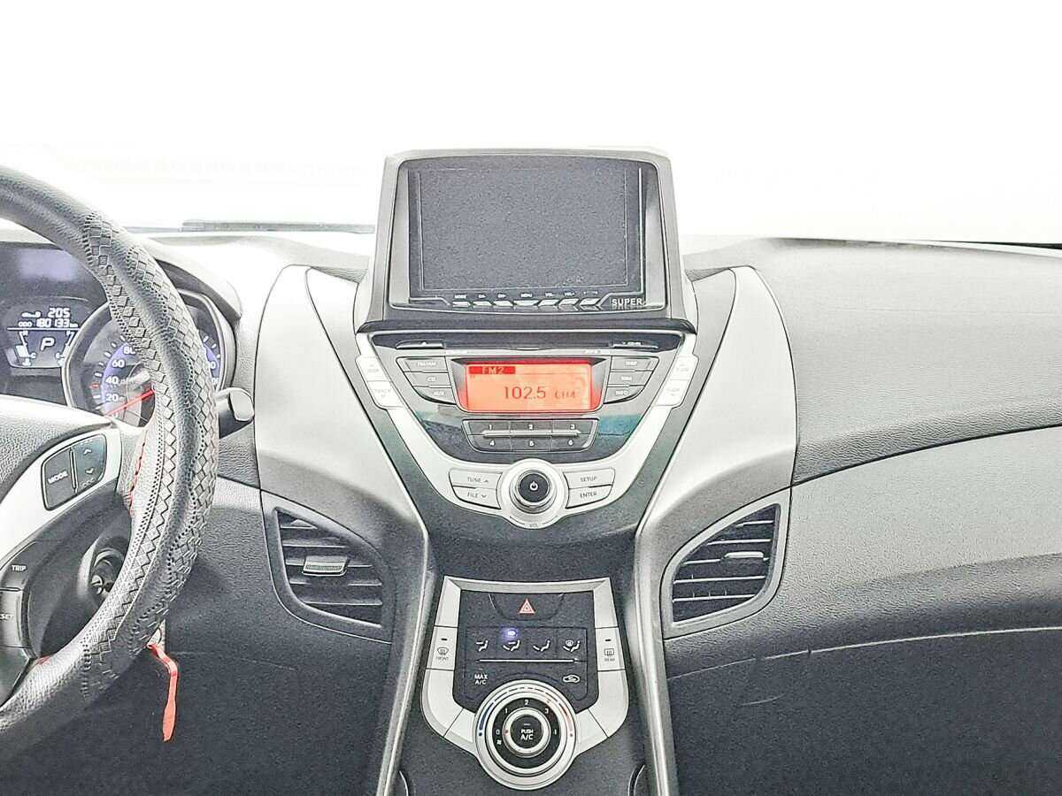 Hyundai Avante 2011 года с пробегом. Фото: #10