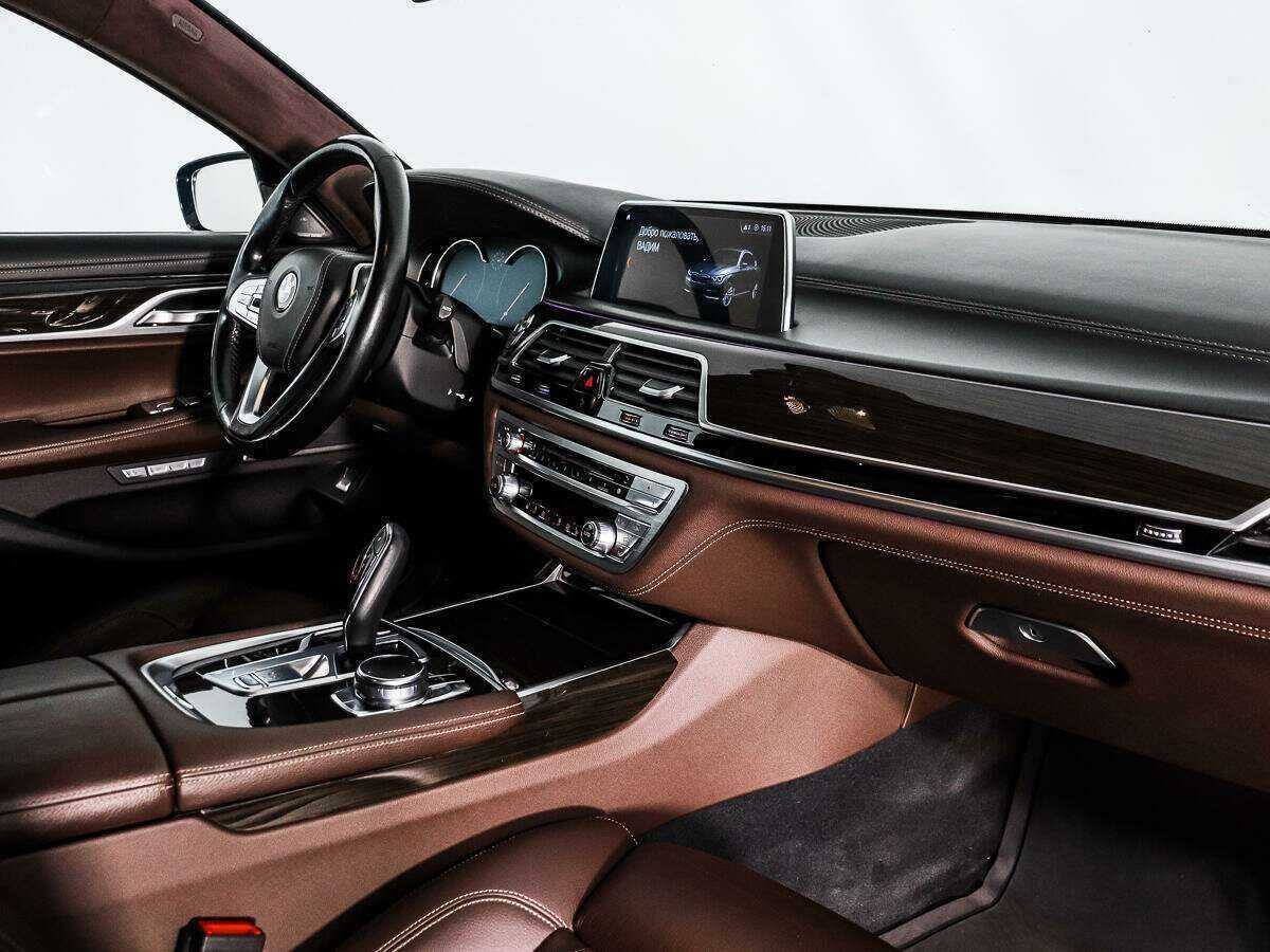 BMW 7 серии 2016 года с пробегом. Фото: #14