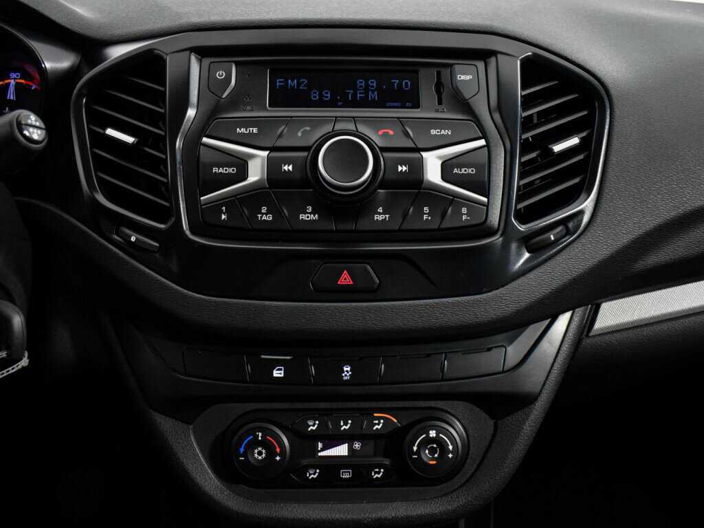 Lada (ВАЗ) Vesta 2019 года с пробегом. Фото: #12