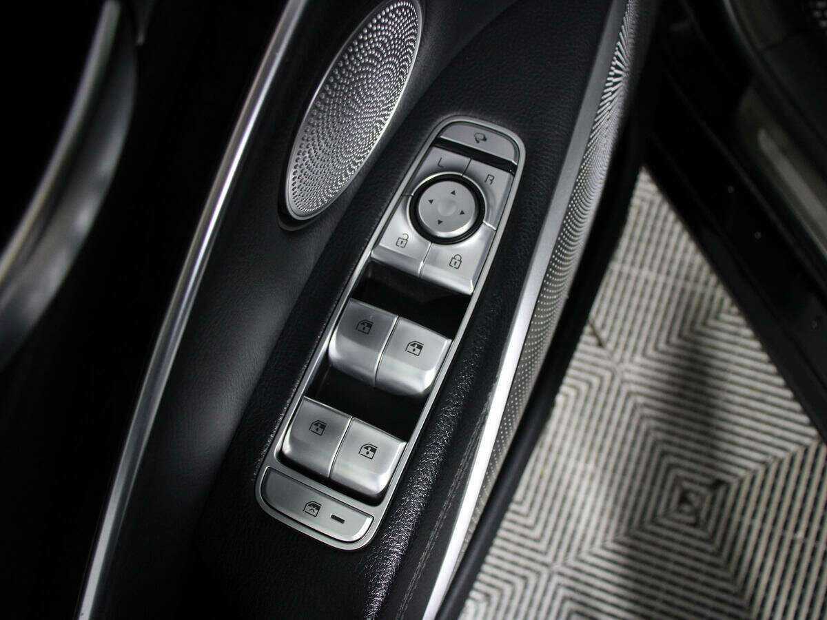 Kia K900 2019 года с пробегом. Фото: #15