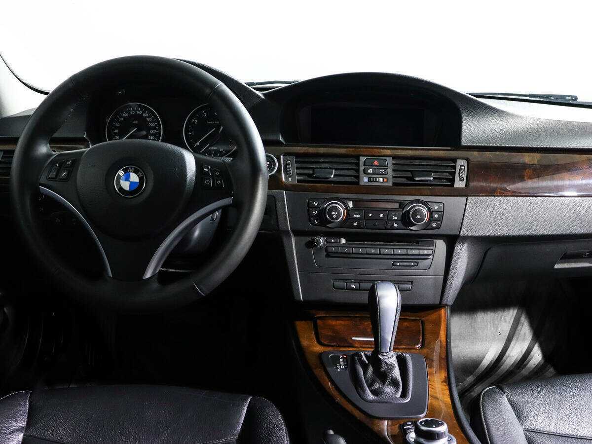 BMW 3 серии 2011 года с пробегом. Фото: #11