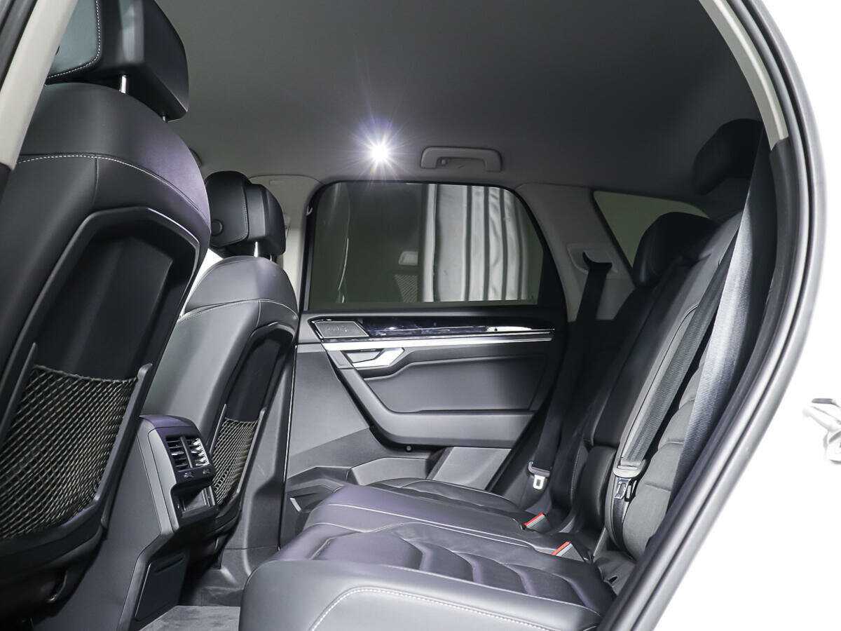 Volkswagen Touareg 2020 года с пробегом. Фото: #8