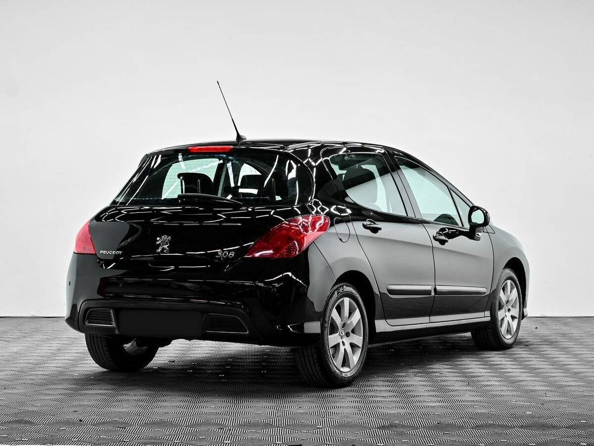 Peugeot 308 2011 года с пробегом. Фото: #3