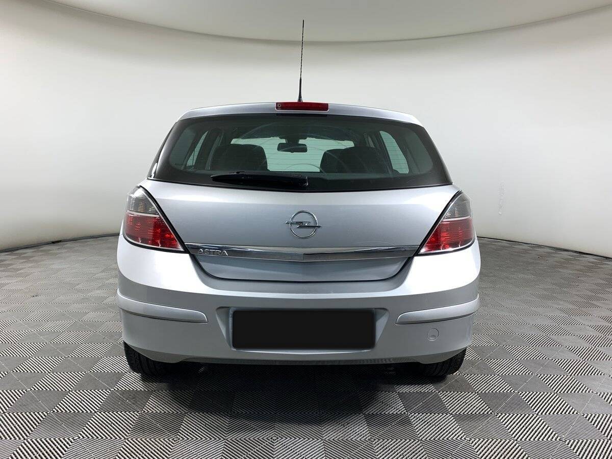 Opel Astra 2010 года с пробегом. Фото: #5