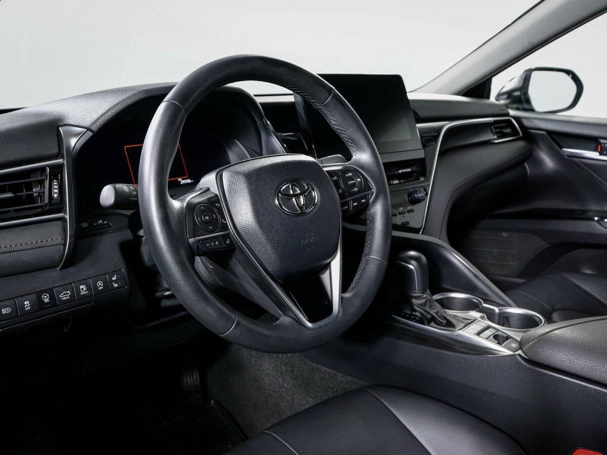 Toyota Camry 2023 года с пробегом. Фото: #13