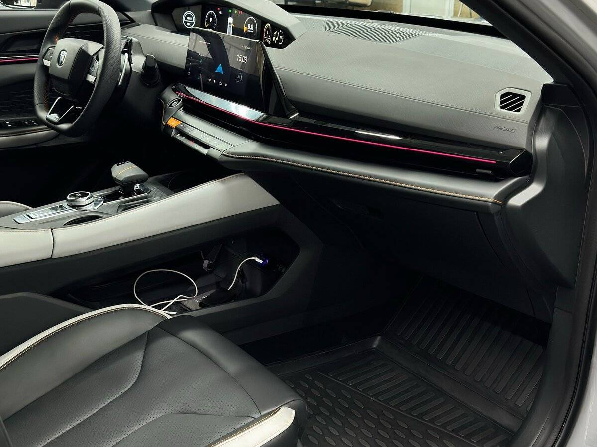 Changan UNI-V 2024 года с пробегом. Фото: #11